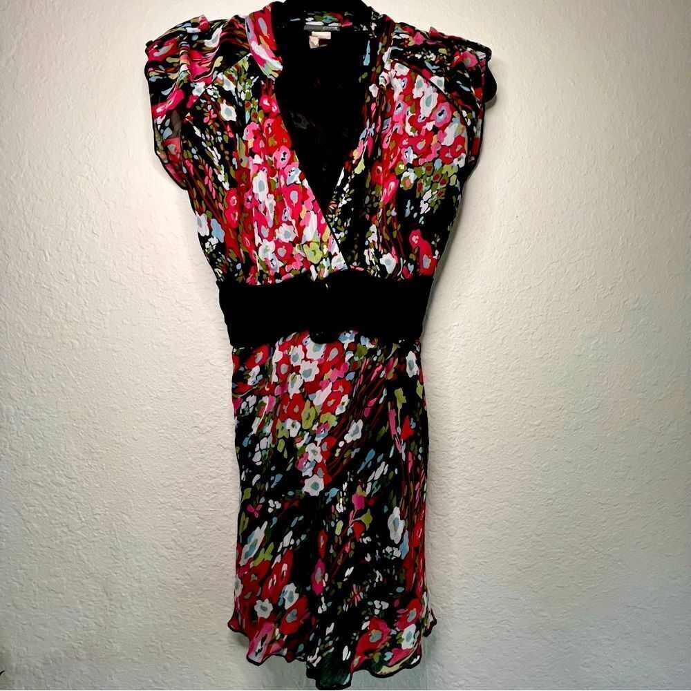 Elegant Floral V-Neck Blouse - Red and Black